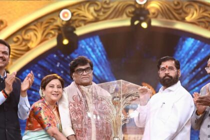 Famous actor Ashok Saraf received 'Maharashtra Bhushan Award', Eknath Shinde honored