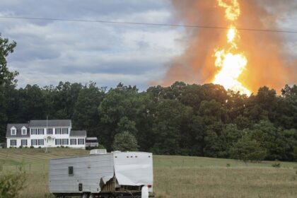 Huge explosion in house due to gas leak in Virginia, one person dead and 11 injured - India TV Hindi