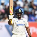 IND vs ENG: Sarfaraz Khan's memorable debut, included in this special list of Sunil Gavaskar in the very first test - India TV Hindi