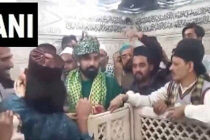 Indian cricketer Mohammed Shami offered a chadar in this dargah, VIDEO surfaced - India TV Hindi