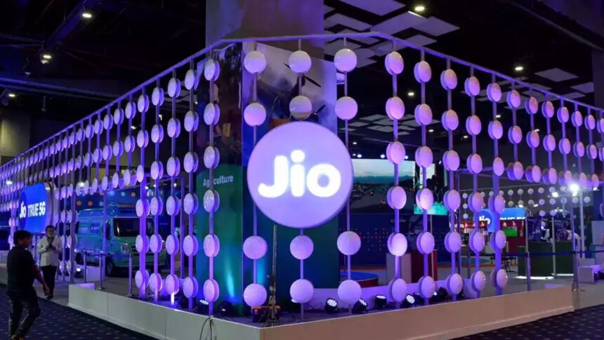 Jio's 84 days cheap plan, 18GB extra data will be available with 14 OTT benefits - India TV Hindi