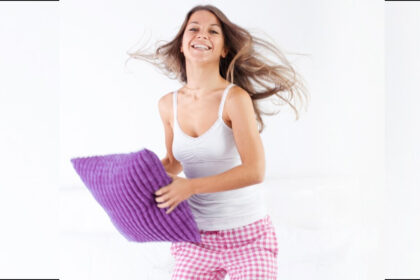 Leave the gym, now you can exercise at home with just a pillow - India TV Hindi