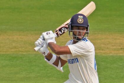 VIDEO: Yashasvi Jaiswal showed his fierce form, looted 21 runs in James Anderson's over, hit hat-trick six
