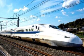 When and on which route will the first bullet train run in the country, Railway Minister Ashwini Vaishnav told - India TV Hindi