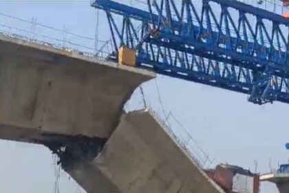 A large part of the country's largest road bridge being built on Kosi river collapsed, news of many people getting injured.