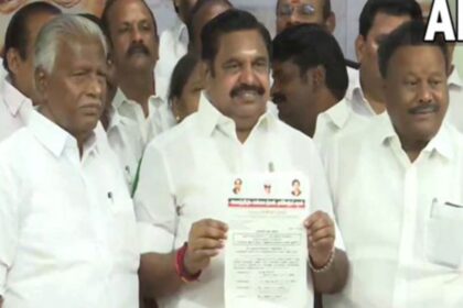 AIADMK releases first list for Lok Sabha elections, announces 16 candidates - India TV Hindi