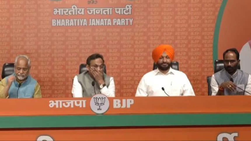 Another big blow to Congress in Punjab, grandson of former CM Beant Singh and Ludhiana MP Ravneet Singh Bittu joins BJP.