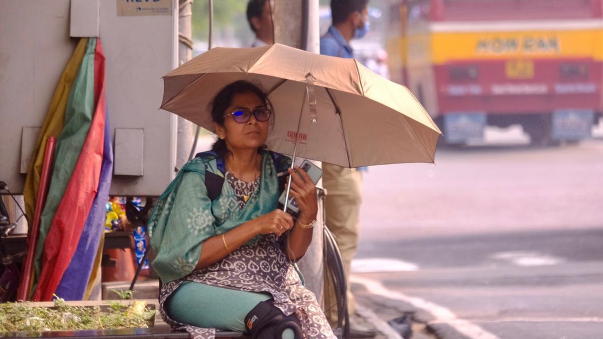 At some places there will be intense sunlight and at other places there will be rain and hailstorm, how will the weather be across the country today?  - India TV Hindi