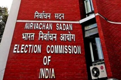 Big action by Election Commission, order to remove Home Secretary of 6 states including DGP of Bengal - India TV Hindi