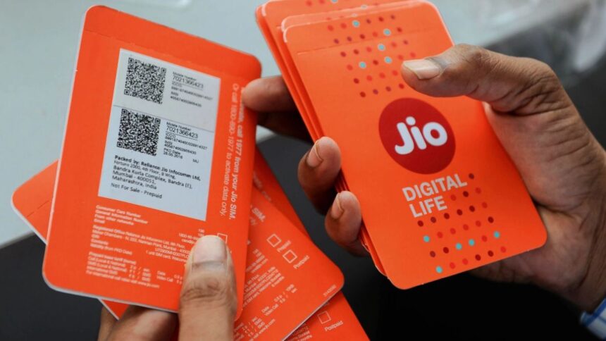 Cheapest Plan: Jio's cheap recharge plan, company is giving cashback offer to customers - India TV Hindi