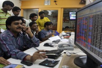 Domestic stock market enthusiasm high, Sensex jumped 568 points and opened at 72,669, Nifty also swings, these stocks are in focus - India TV Hindi