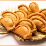 Have you eaten salty Gujiya?  This time on Holi, make it with this recipe - India TV Hindi