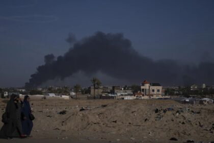 Heavy bombardment near Gaza's biggest hospital, news of 50 fighters killed in Israeli attack - India TV Hindi