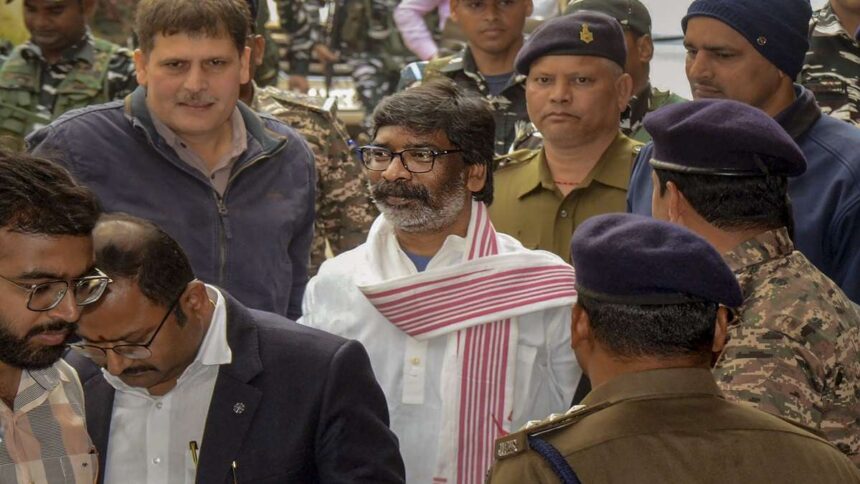 Hemant Soren will complete 60 days in jail today, ED may file charge sheet - India TV Hindi