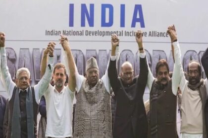 India alliance's riot in Ramlila Maidan today, show of strength by 28 parties