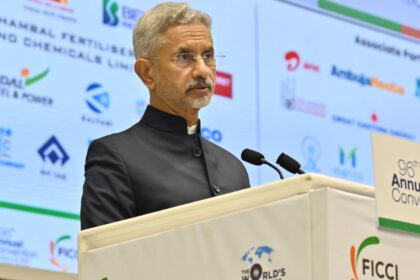 Jaishankar spoke on Jammu and Kashmir in Singapore, told why it was necessary to remove Article 370 - India TV Hindi