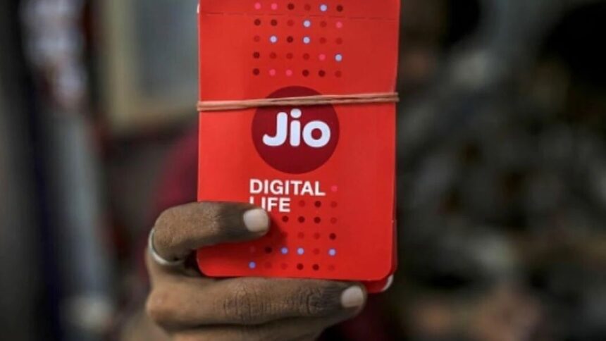 Jio's powerful recharge plan of 84 days, will be available with daily 2GB data Free Prime Video - India TV Hindi