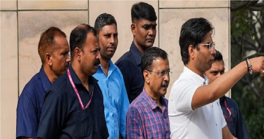 Kejriwal's CM post again under threat, new PIL filed in Delhi High Court