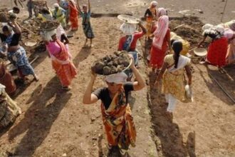 MGNREGA wages: Now you will get more wages in MNREGA, notification issued, see list here - India TV Hindi