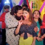 New Bhojouri Holi Song: Samar Singh enjoys Holi with Aarohi Singh in his new song 'Galiya Lal Kaile Jija Ji', you will feel warm in your body after listening to the song.