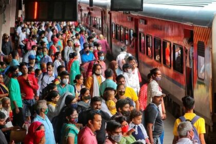 Railways made a lot of money from waiting ticket cancellation, crores of tickets were cancelled, know the earning - India TV Hindi