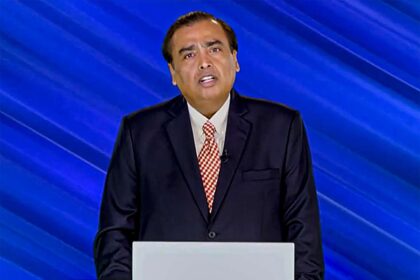 Responsibility of building a strong India rests with Indian industry: Mukesh Ambani - India TV Hindi