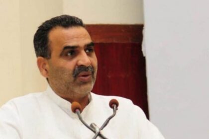 Stones pelted at Sanjeev Baliyan's convoy, supporters evacuated him safely from the village, police engaged in investigation.