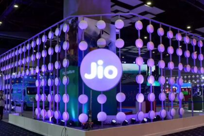 There is a wealth of offers in these two plans of Jio, many problems will be solved with just one recharge - India TV Hindi