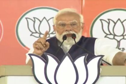 'These people are bent on weakening the unity and integrity of the country..', PM Modi targeted the opposition from Meerut, sounded the election bugle