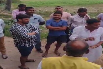 Video: When elections came after 5 years, the MP started roaming from village to village, when there was fierce opposition, he ran away!