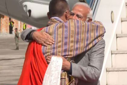 'Welcome my elder brother...', PM Tshering Tobgay said this to PM Modi - India TV Hindi