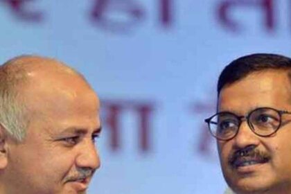 Who is that officer with whom Kejriwal is facing problems after Sisodia?