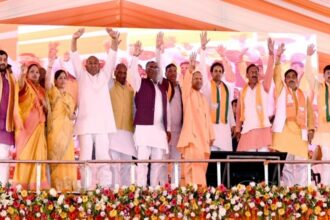 Yogi Adityanath: Yogi said, the solution for mafias lies in double engine government, inaugurated and laid the foundation stone of 4977 development projects worth Rs 2122 crore in Ambedkar Nagar.