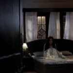 2 actresses, 1 room and a scary shadow, a touch of suspense in the horror film, it will numb your mind