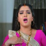 Aamrpali-Nirahua Romance: What did Nirahua do with Amrapali in a closed room?  There was an uproar after watching the video, What did Nirahua do with Amrapali in a closed room?  There was an uproar after watching the video