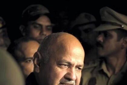 Complaint in CBI, new phone...meeting with whom in Oberoi Hotel?  ED's revelation on Manish Sisodia