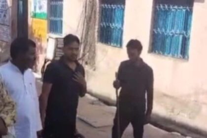 Dog bitten 3 voters in Dholpur, bees stung in Bikaner