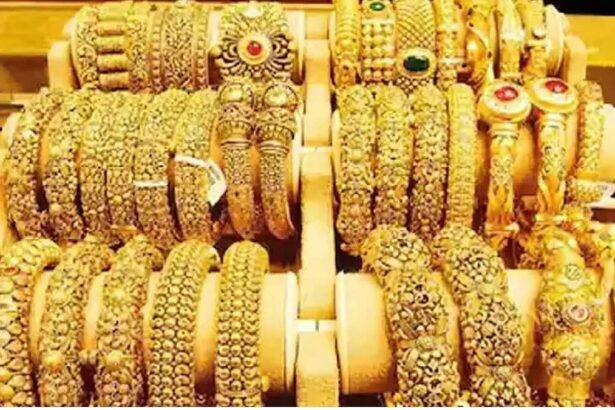 Gold became costlier by Rs 1,070 today, know the latest rates of 22 and 18 carat jewelery - India TV Hindi