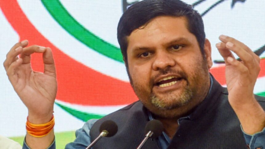 Gourav Vallabh Resigns From Congress: Gaurav Vallabh left Congress, calling it a directionless party and said - Cannot raise slogans against Sanatan, Citing abuse to sanatan dharma team member of Rahul Gandhi Gourav Vallabh Resigns From Congress