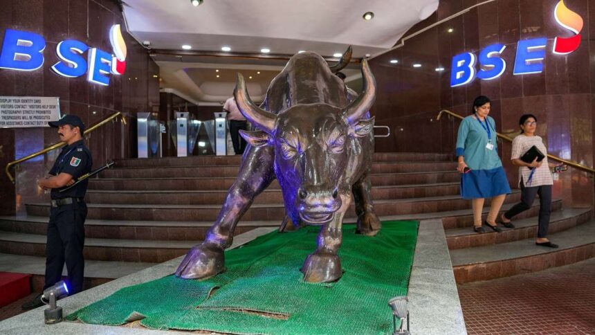 Investing in Stock Market is at all time high, keep these 5 things in mind - India TV Hindi