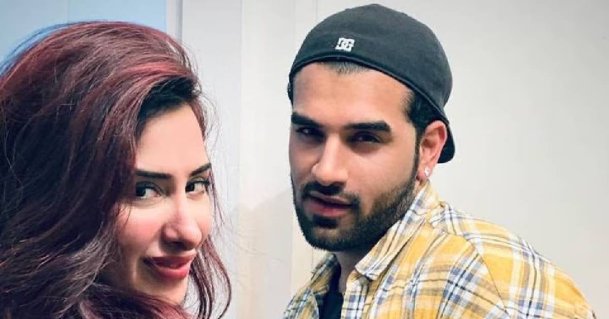Mahira Khan kept waiting here, Paras Chhabra went out ignoring his ex, with Aarti Singh's music VIDEO VIRAL
