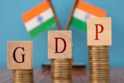 RBI gave good news about the economy, estimated to grow by 7 percent in the new financial year - India TV Hindi