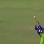 VIDEO: First ran behind... then flew in the air and took an amazing catch with one hand