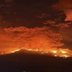 Volcano erupts again in Indonesia, fire blazing - India TV Hindi