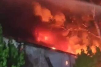 A massive fire broke out in a factory in Ghaziabad, the sound of explosions continued throughout the night.
