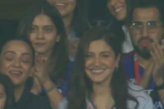 Anushka Sharma came to watch the match for the first time after the birth of son Akay - India TV Hindi