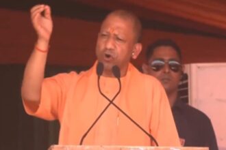 'If there are riots, I will hang you upside down, even offering Namaz on the streets will be stopped in UP', said CM Yogi - India TV Hindi
