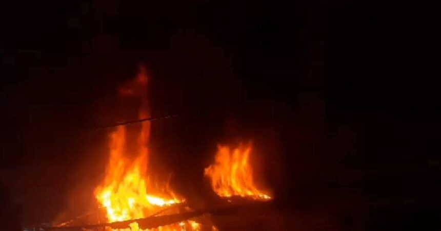 Massive fire breaks out in oil shop, loss worth lakhs!  There was commotion all around