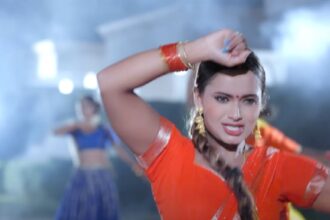 Shilpi Raj's song "Godnava" created another blast, video crossed 180 million views on YouTube.