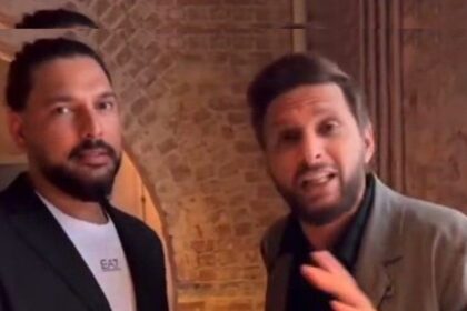 VIDEO: Did Afridi know that India will defeat Pakistan? Yuvraj went to congratulate but